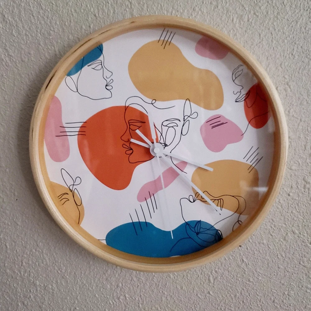 Round Colorful Wall Clock with Faces